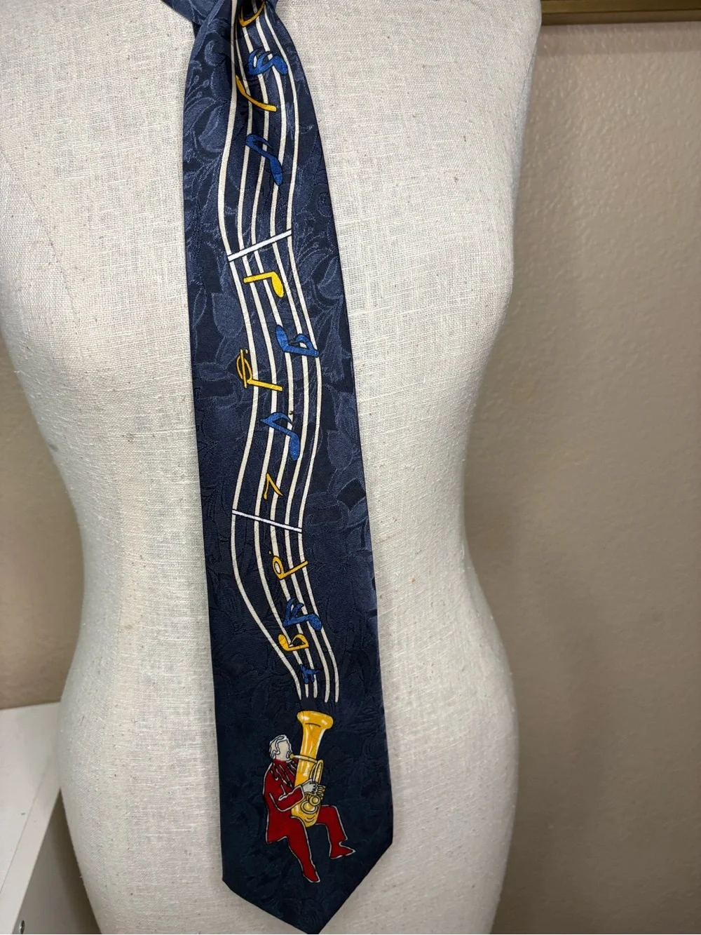 Vintage Master-Man Hand Made Musical Novelty Tie Navy Tuba MusicNotes Jacquard